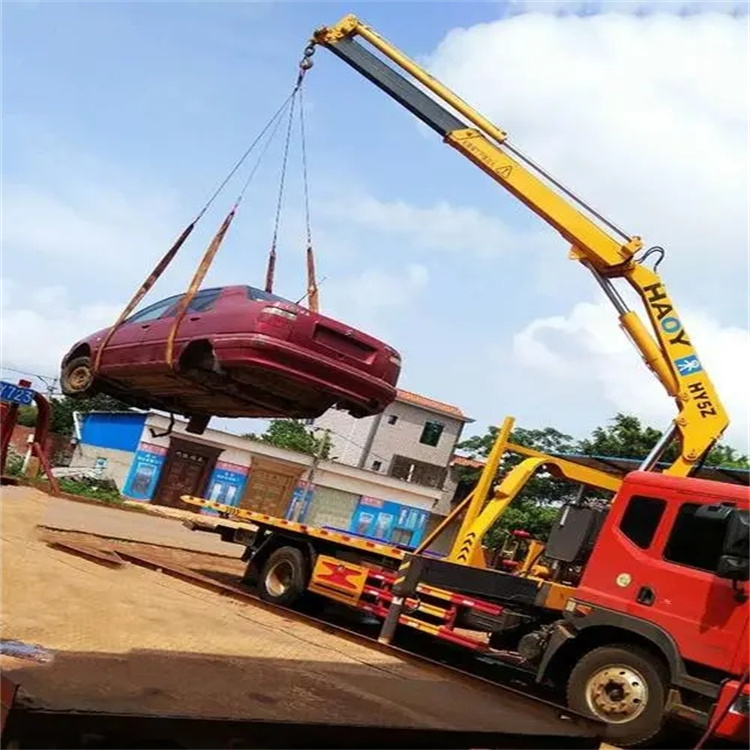 贵溪吊车吊汽车的正确方法